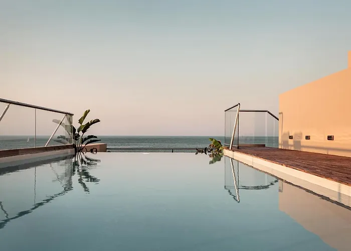 Meni Rhodes מלון 5*